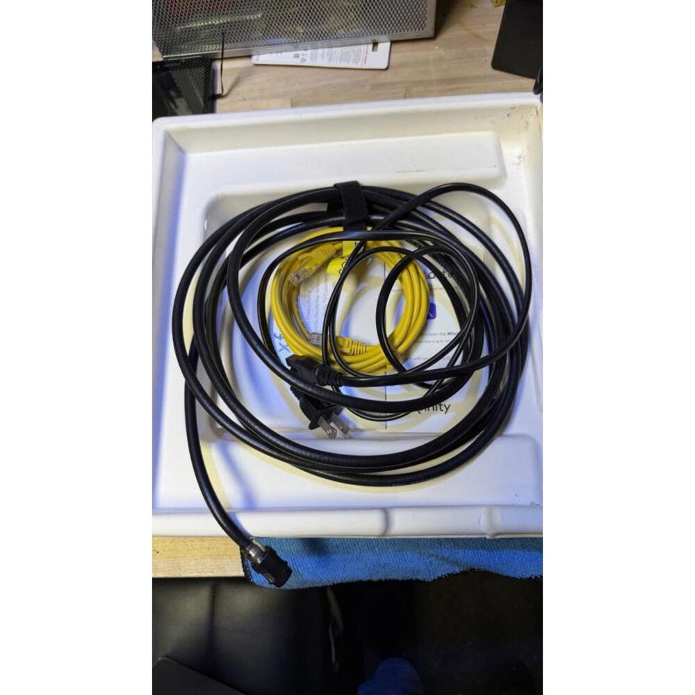 Xfinity xFi Cable Modem WiFi Router Gateway Comcast w/ Power & Cables - Picture 2 of 4